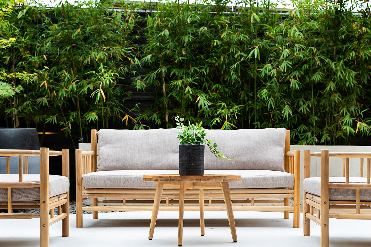 Luxury outdoor setting in Dubai featuring modern architecture, stylish seating, and upscale residential ambiance.